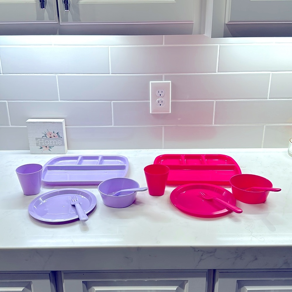 Kids Plastic Dinnerware Set - 12 Pieces